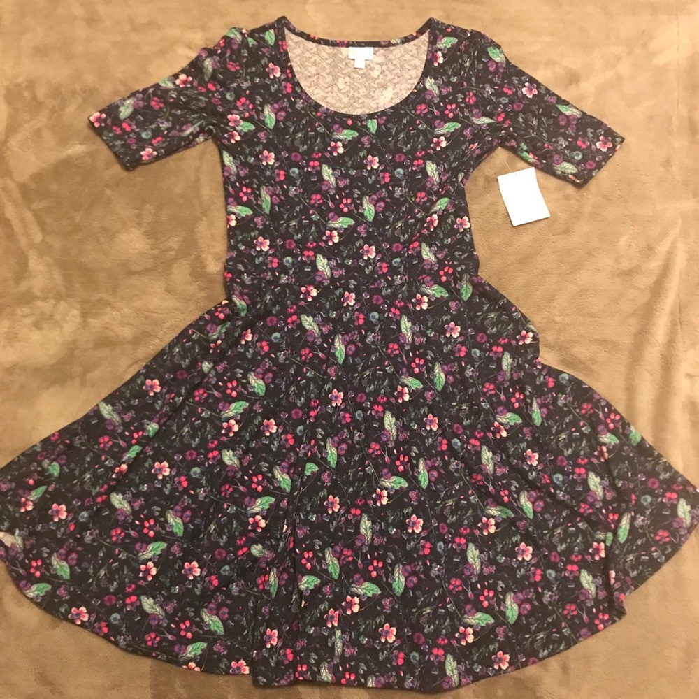 LuLaRoe Nicole dress NWT!